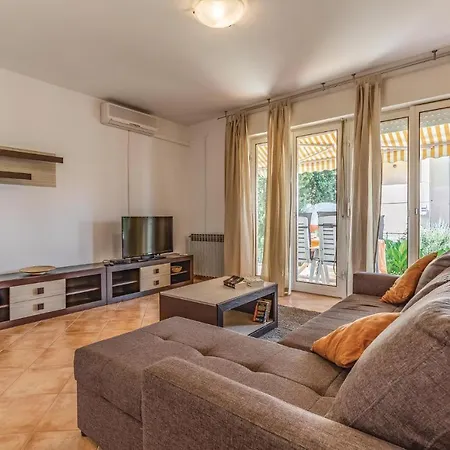 Regi Vi Apartament *