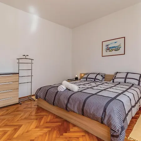 Apartment Cozy In With Wifi Medulin
